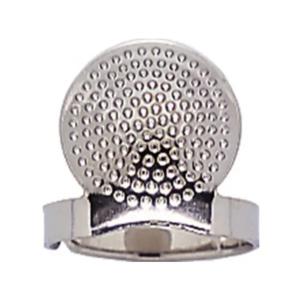 Dé pour Sashico en forme de disque monté sur une bague ajustable au doigt Clover 