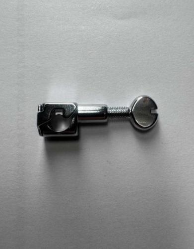 Serre aiguille pour machine à coudre ( Voir liste dans annonce )