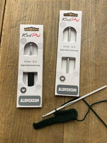 Crochet classique ou ergonomique ? Lequel choisir pour dbuter