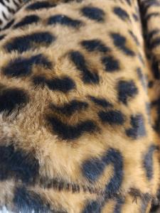 Tissus fausse fourrure imprimé Leopard - Laize 150cm - 365Grs/m²- Le métre