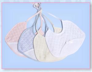 Bavoir à broder damassé et  Dentelle - Coloris au choix